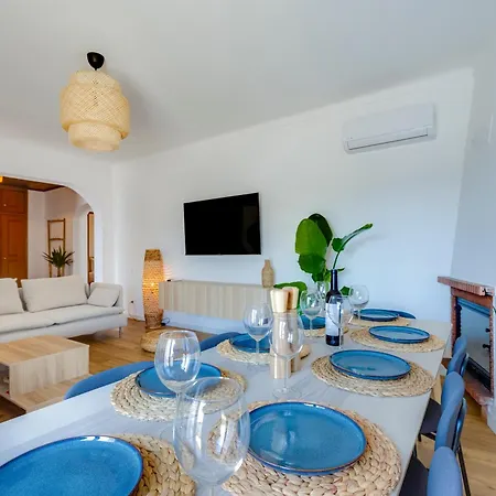 Appartement Sea Views, Huge Terrace, Steps To Oldtown