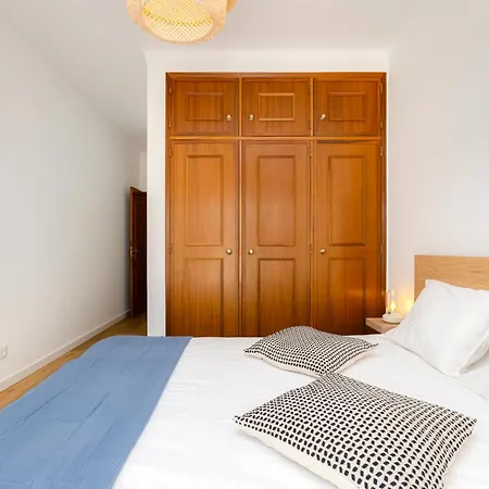 Sea Views, Huge Terrace, Steps To Oldtown *