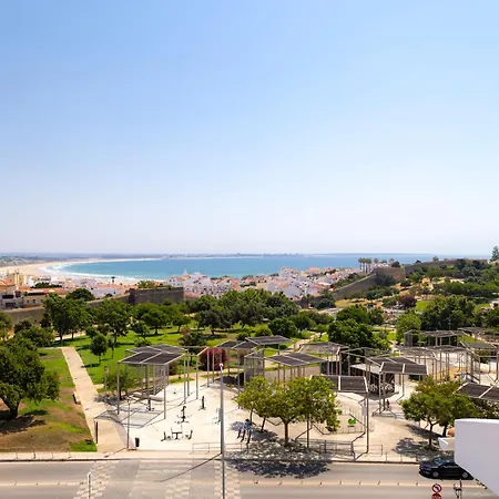 Sea Views, Huge Terrace, Steps To Oldtown